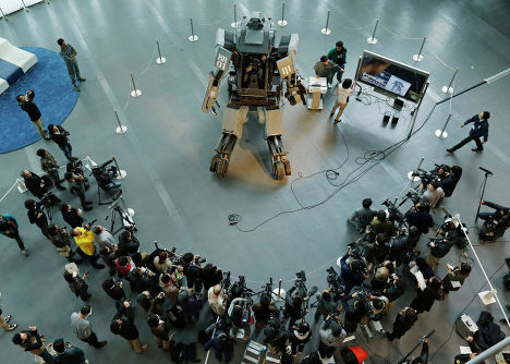 Презентация четырехметрового боевого робота Kuratas ("ИноСМИ", Россия) 202727640