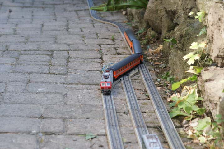 Du Märklin au jardin Maerklin_dehors5