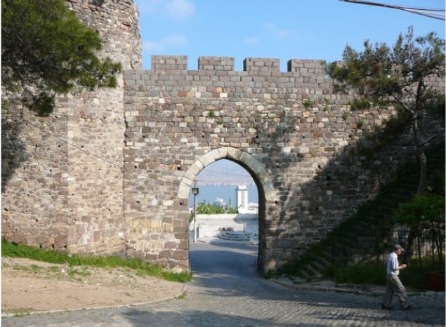 teatro de piedra en castillo de terciopelo SmyrnaLysimachusCastle