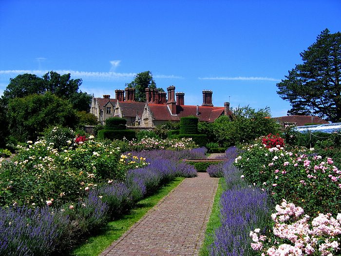 صور لأجمل الحدائق في انكلترا... Orde%20Hill%20Gardens_%20Sussex