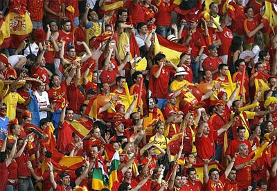 La afición española se acordó de Raúl Aficion_espanola
