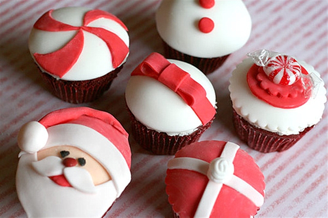 Frohe Weihnachtssfest, euch allen! Christmas-present-cupcakes2