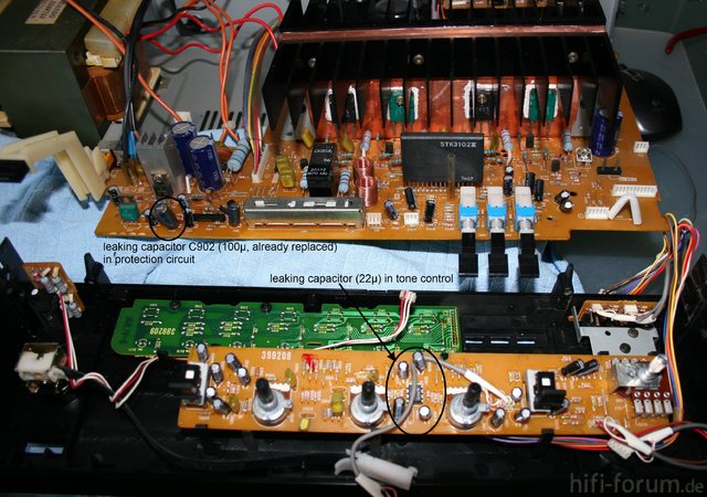 Help Amplificatore Hitachi HA-007 Muto Hitachi-ha-007-naked-inside-with-c902-leaking-electrolytic-100uf-63v_248264