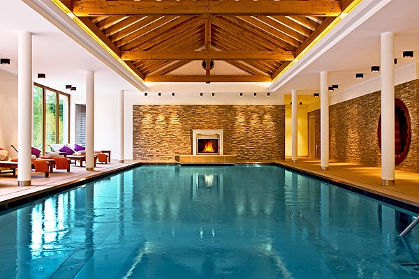 Der Pool im Haus Hunsrueck-indoor-pool-im-klosterhotel-marienhoeh-indoor-pool-foto-klosterhotel-marienhoeh-