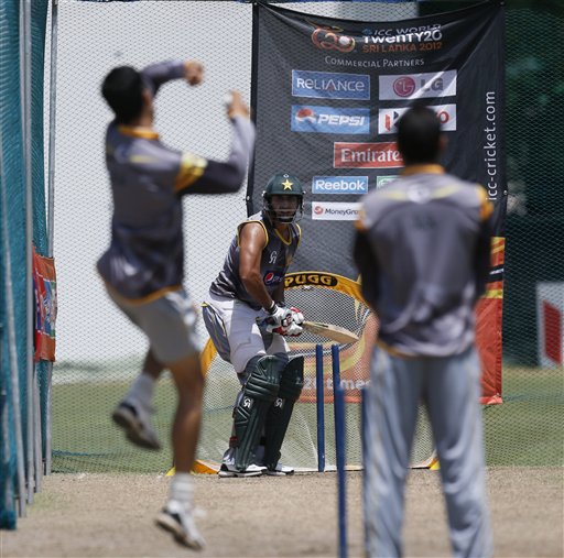 Practice Session of Blue Knight Hawks at Adelaide Oval - Page 2 512x