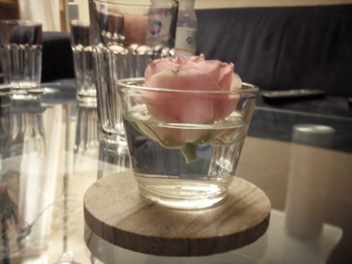 ))*(( صـوره مـنـي وصـوره مـنـك ))*(( - صفحة 10 Rose_in_glas