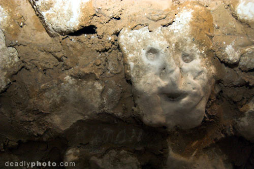 "Hellfire Club" Cuevas misteriosas Hellfire_caves_face_IMG_444