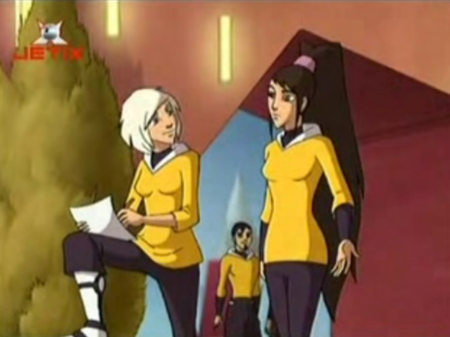 Tia la meilleur milieu de terrain. Galactikfootball02