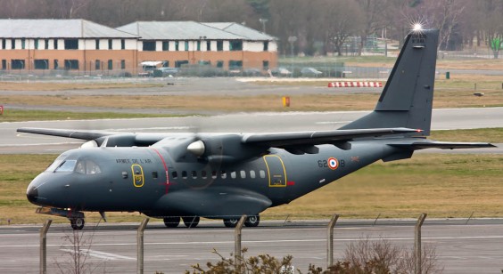 Projection militaire Cn235_AdA-564x308