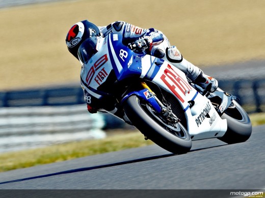 Jorge Lorenzo dicte sa loi au Grand Prix de France. Rossi est à l’affut ! 36-520x390