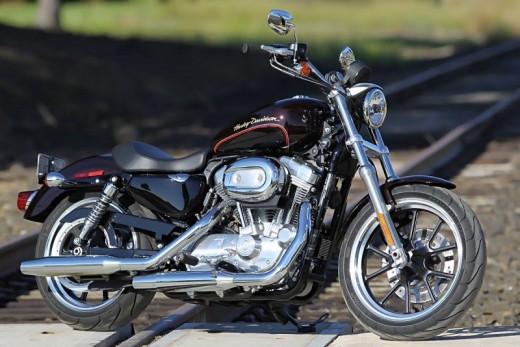 Présentation en images de la Harley-Davidson XL883L SuperLow ! 6-520x347