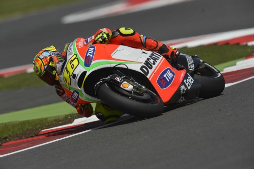 Moto GP Silverstone 2012 Rossi-520x346