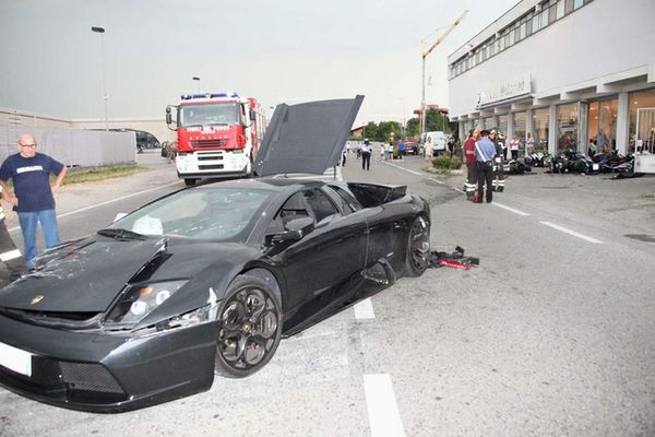 Buzz : le strike d’une Lamborghini dans une concession BMW Lambo1