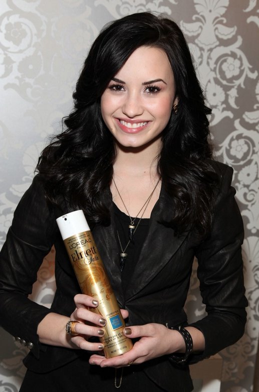 Rose A. Wright Demi-lovato-hbo-luxury-05