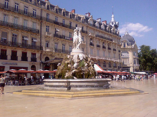 Voyages , voyages.... - Page 2 Place_de_la_comedie