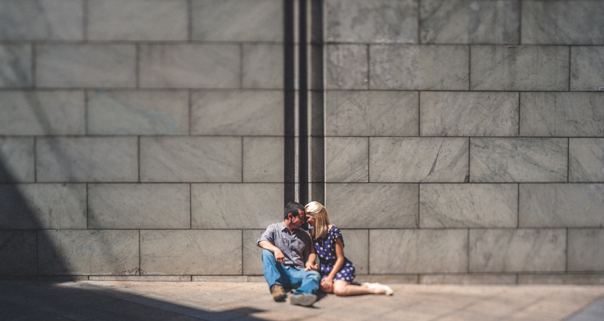 Zid kao inspiracija - Page 9 10-Santiago-Chile-Photo-Adventure-Day-3-Sam-Hurd-Epic-Workshop-Couple-Sitting-Against-Wall