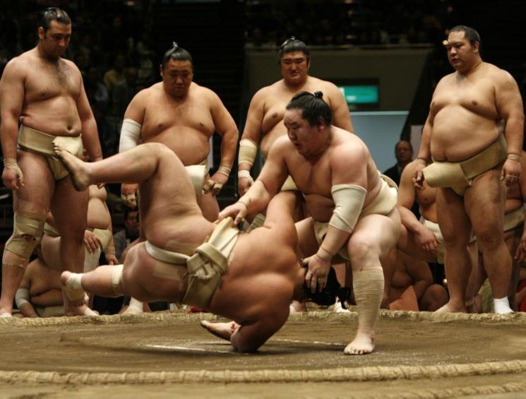 Borilačke veštine - Video, Foto & Vesti Combat-de-sumo-a-tokyo_diaporama