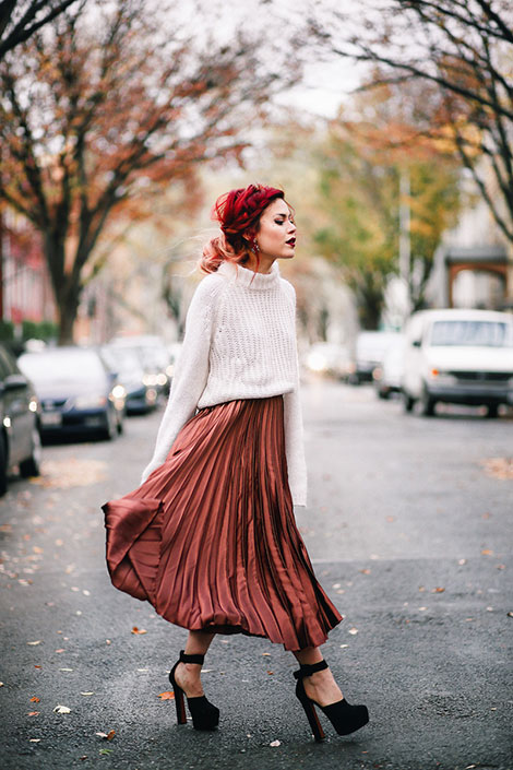 How To Match The Pleated Skirts Make You Like A Fairy Little-Turtleneck-With-Pleated-Skirt