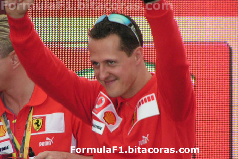 Mercedes GP ofrece 7 millones de euros a Schumacher - Página 2 PICT0045