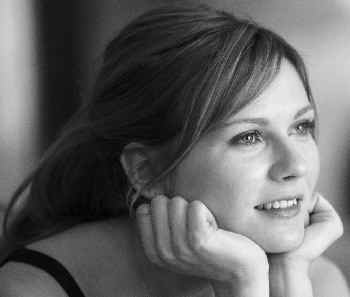 علبة شوكولا KirstenDunst