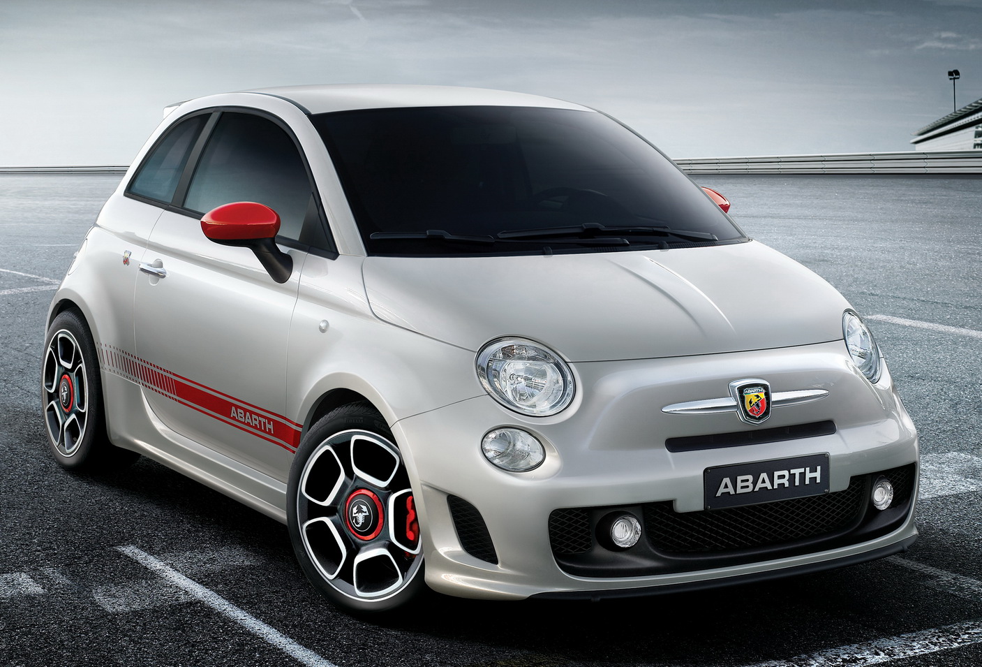 Alter Ego de la Garde ! - Page 19 Fiat_500_abarth