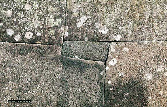 La antigua linea del Ecuador. Rb_easterisland_stonework