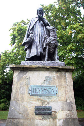 Tennyson’s secret and Shakespeare’s curse – Freemasonry Decoded TennStatue