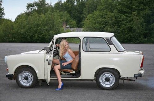 les pin-up  !!!  (interdit au moins de 16 ANS) - Page 2 Quelle-jolie-trabant--499x329