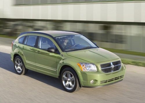 mercedes - Nouveau moteur pour le Caliber et le Journey en 2010 Dodge_caliber_2011_02-500x357