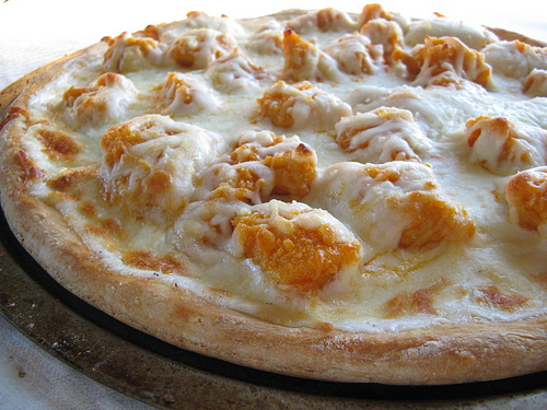 Food Game! (Would you eat this?) Buffalo_chicken_pizza_1