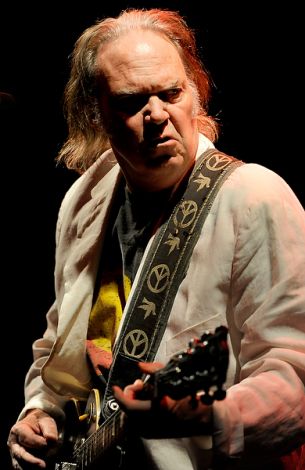 Neil Young - Page 2 Neil_Young_RAS_148x