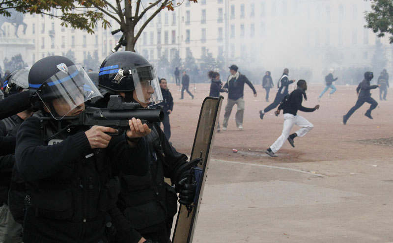 Huelga General en Francia - Página 6 9_PD0393