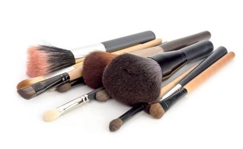 Mẹo vặt làm đẹp: Cách bảo quản dụng cụ trang điểm C%E1%BB%8D-makeup