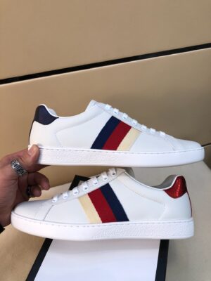 Thời trang nam: Các cái Sneaker Giày Gucci Nữ Mới Nhất Giay-gucci-nam-fake-mau-trang-300x400