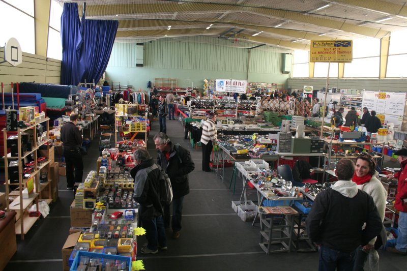 Bourse de Vif 38 le 24/25 janvier 2009 Gymnase2