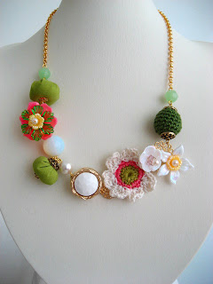 ♥ ← احلى قلادات → ♥ كروشيـــ  Vintage%20Tropical%20Green%20and%20Pink