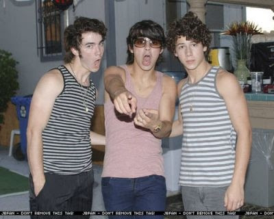 PUBLIKEN AQUI FOTOS INEDITAS DE LOS JO BROS!!!!!!!!:D Jonas_brothers_divertidos_01