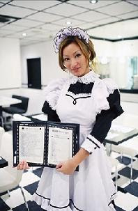 Themed Resto. 1st : VAMPIRE CAFE: A GOTH RESTAURANT TOKYO. Maid1