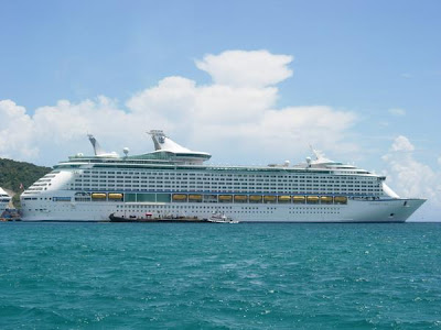  Explorer Of The Seas   Explorer_of_sea_1