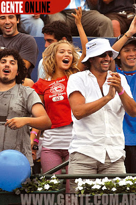 Juan Monaco with girlfriend Luisana Lopilato N04f02cyq7