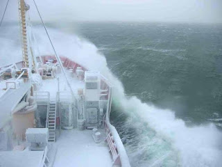 Crazy Sea Storm Image002