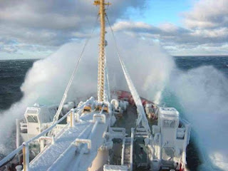 Crazy Sea Storm Image003