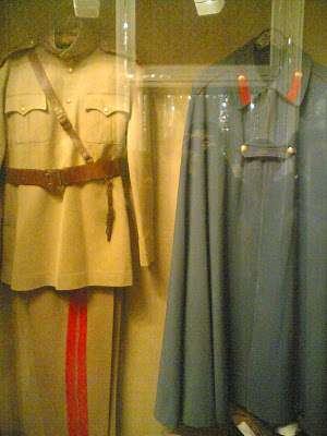 Palacios de Irán - Página 5 Reza-shah-suits