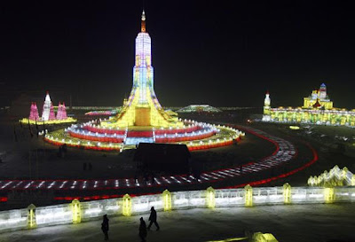 مهرجان الثلج في الصين Snow_sculptures_harbin_023