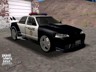 veiculos,mods para GTA San andreas (PS2) Ford_crown_victoria_xtreme_police%5B1%5D