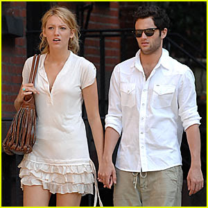 Seaa, sex &&' sun [Ben] Blake-lively-penn-badgley-holding-hands