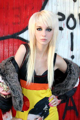 şeker emolar Cute-blonde-emo-hairstyles-57