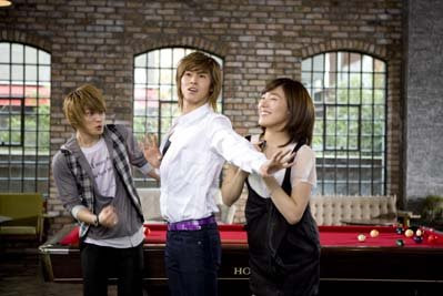   صور DBSK & SNSD في اعلان هواتف Anycall Haptic   New03