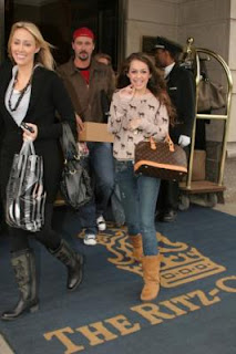 Pictures of Miley and her Mom Normal_carlton_006