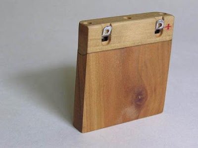  2009 WoodenPhone004